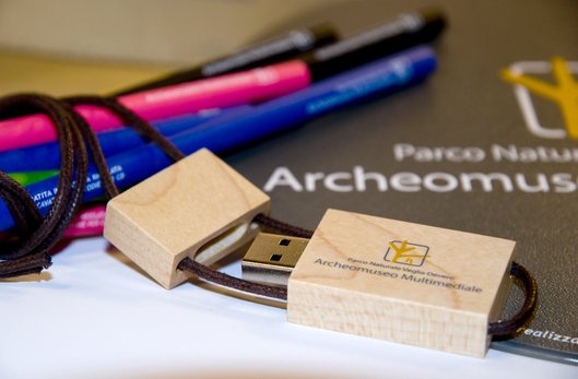 Penna usb in legno