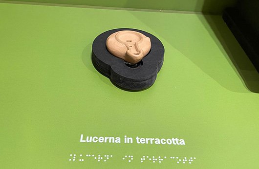 Lucerna in terracotta