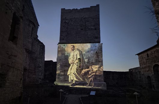 proiezione notturna sulla torre