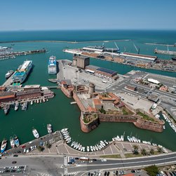 A Livorno un centro espositivo dedicato alle attività del porto 